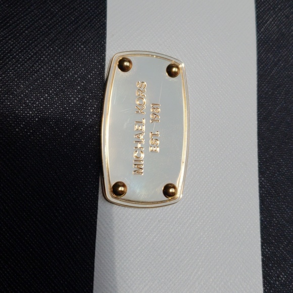 Black and white Michael Kors bag 🖤⚪ - Picture 4 of 6